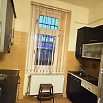 Apartament Cozy Apartment&rooms Near Kalvin Square