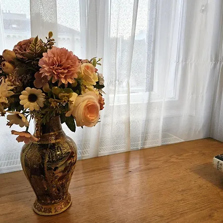 Cozy And Near Kalvin Square Apartment