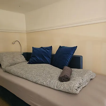 Cozy And Near Kalvin Square Apartment Budapest