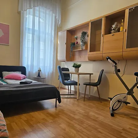 Cozy And Near Kalvin Square * Budapest