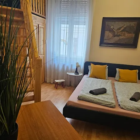 Apartment Cozy And Near Kalvin Square Budapest