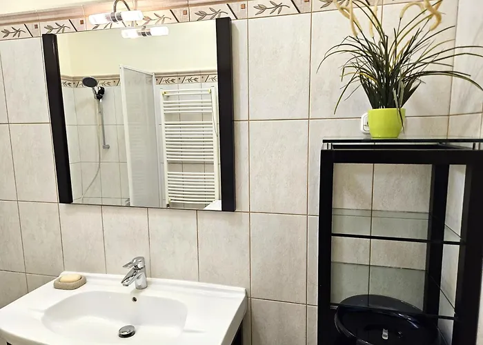 Cozy And Near Kalvin Square Apartamento *