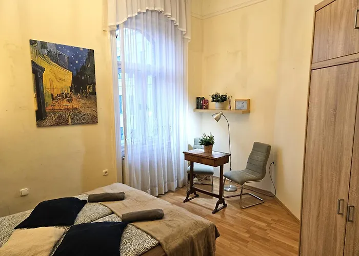 Cozy And Near Kalvin Square Apartamento *