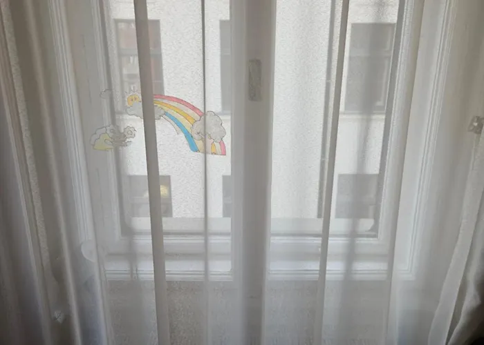 Cozy And Near Kalvin Square *