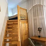 Cozy And Near Kalvin Square Appartement *
