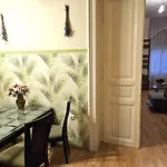 Appartement Cozy And Near Kalvin Square Budapest