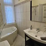 Appartement Cozy And Near Kalvin Square Budapest