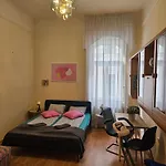 Cozy And Near Kalvin Square * Budapest