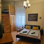 Cozy And Near Kalvin Square Appartement *