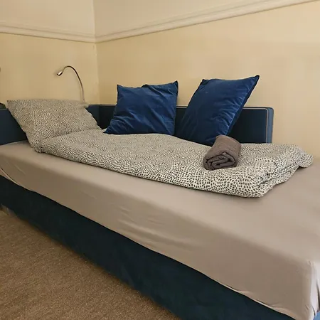 Cozy And Near Kalvin Square Appartement