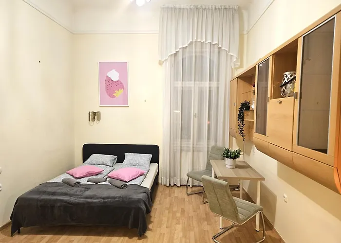 Cozy Apartment&rooms Near Kalvin Square Apartament