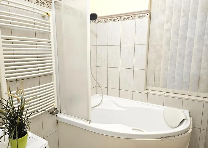 Cozy Apartment&rooms Near Kalvin Square