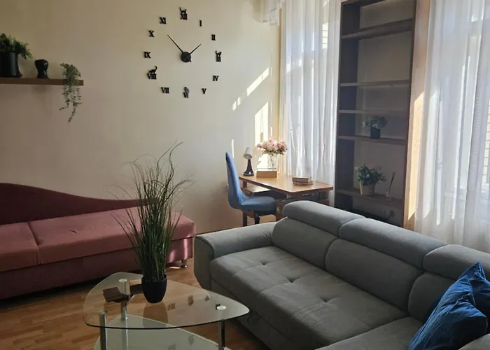 Cozy Apartment&rooms Near Kalvin Square *