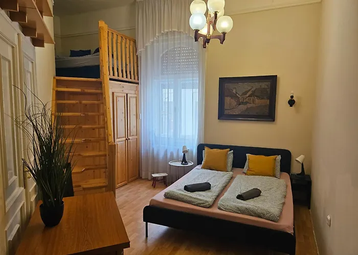 Cozy Apartment&rooms Near Kalvin Square Apartament *