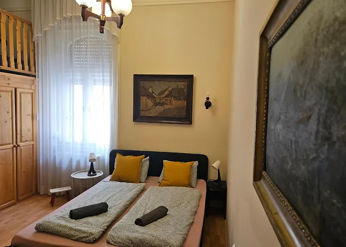 Cozy Apartment&rooms Near Kalvin Square