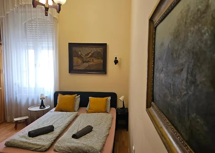 Cozy Apartment&rooms Near Kalvin Square Apartament Budapeszt
