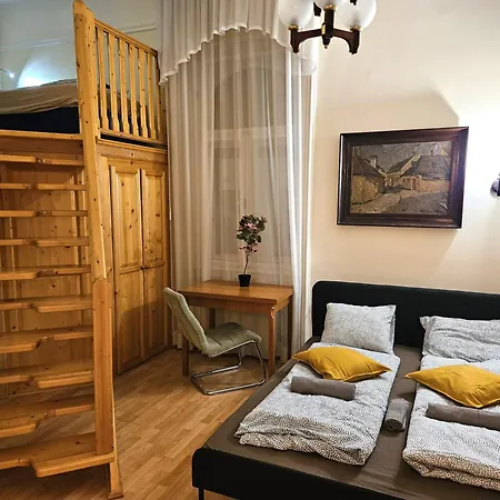 Cozy And Near Kalvin Square *
